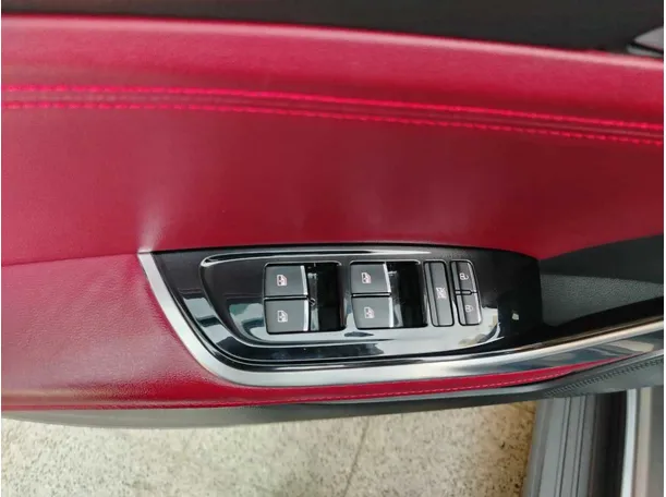 Car image 33