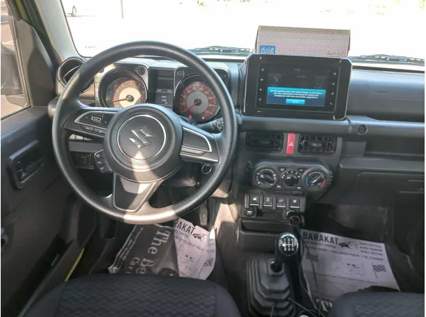 Car image 16