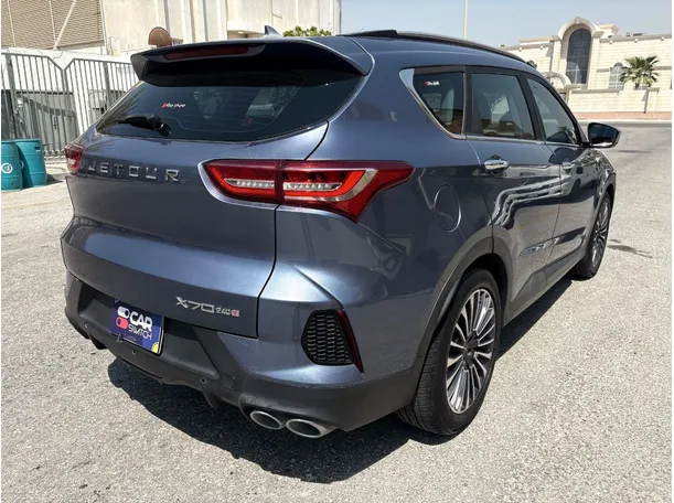 Car image 5