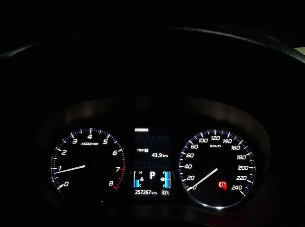 Car image 13