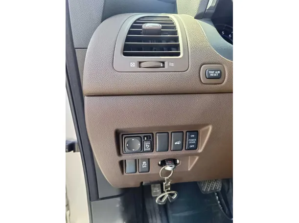 Car image 35