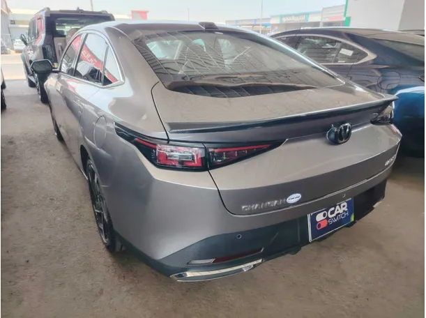 Car image 7