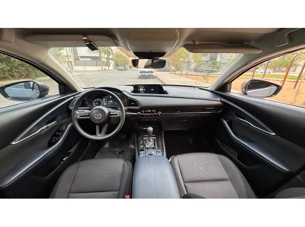 Car image 16