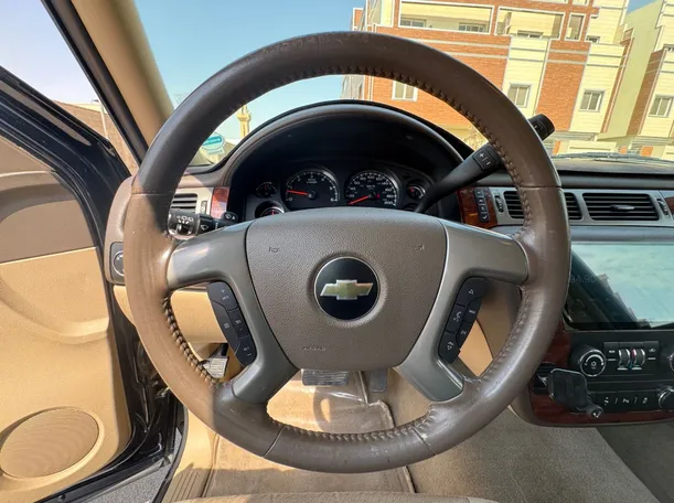 Car image 17