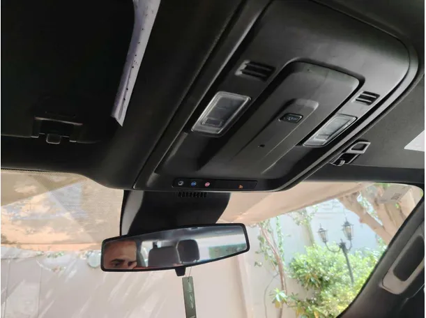 Car image 35