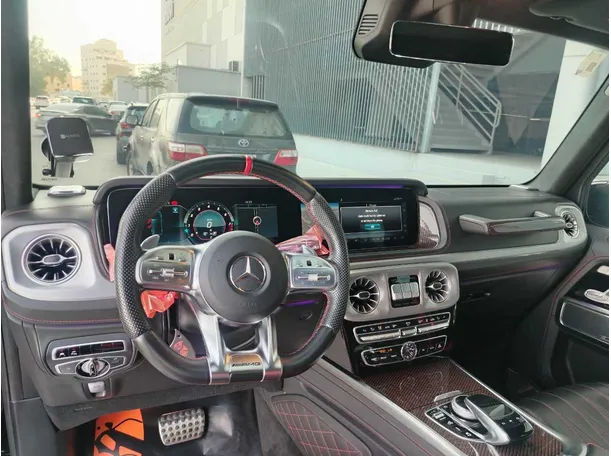 Car image 25