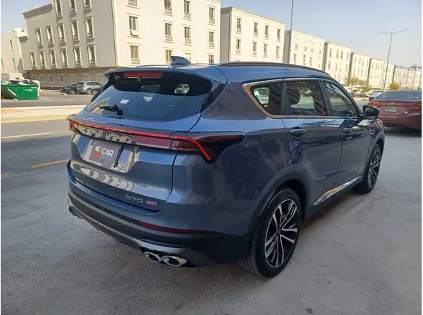 Car image 5
