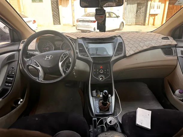 Car image 16