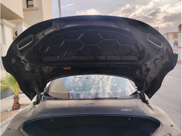 Car image 30