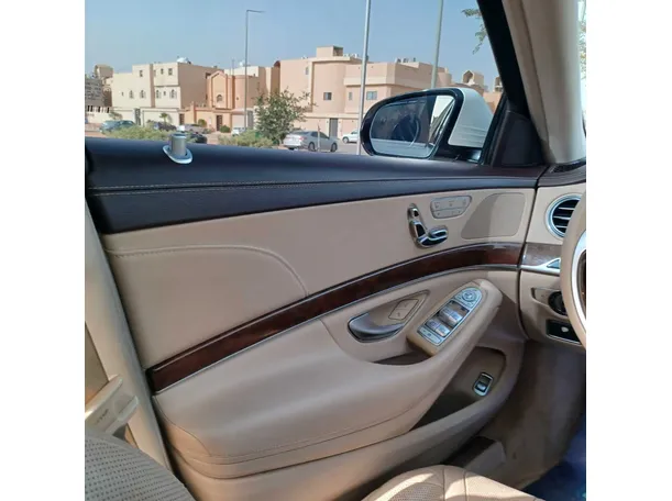 Car image 35