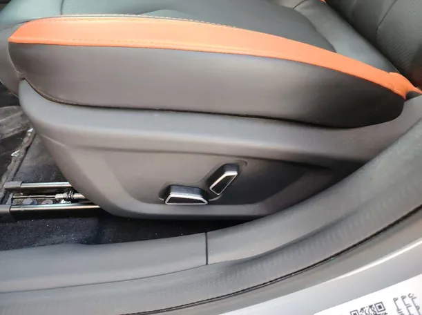 Car image 38