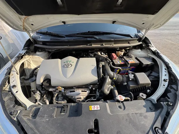 Car image 21