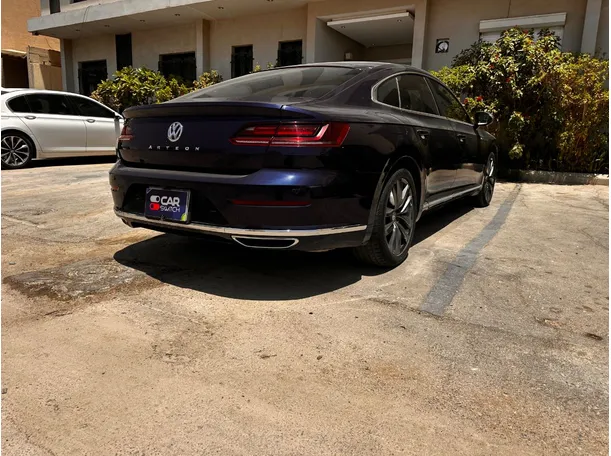 Car image 5