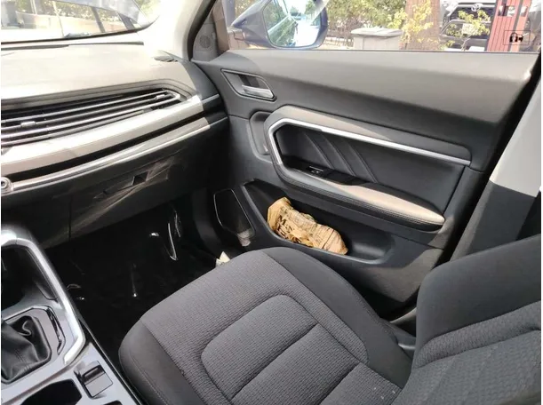 Car image 43