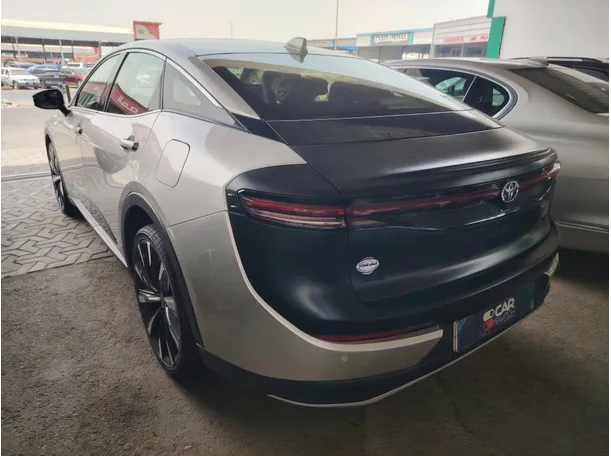 Car image 7