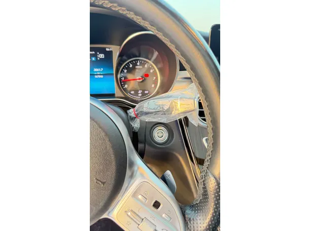 Car image 25