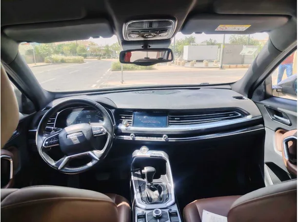 Car image 17