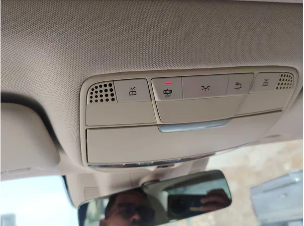 Car image 28