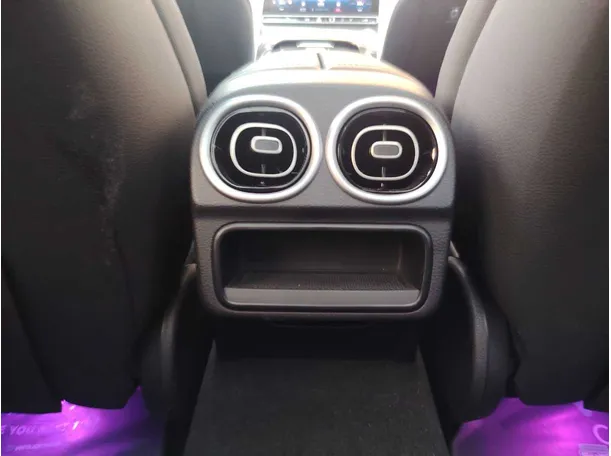 Car image 29