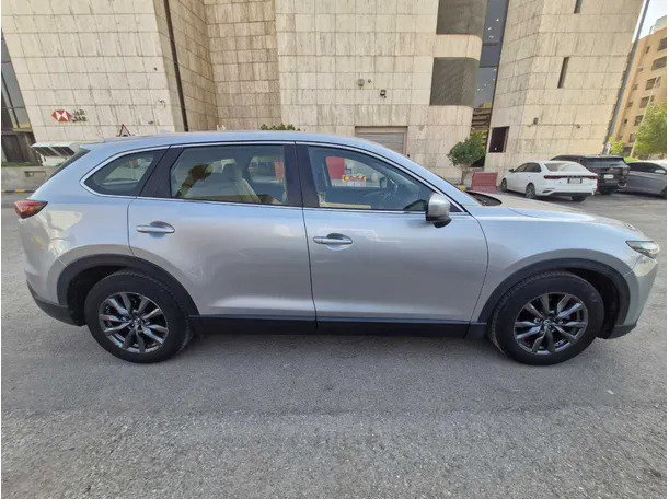Car image 4