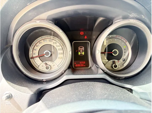 Car image 23