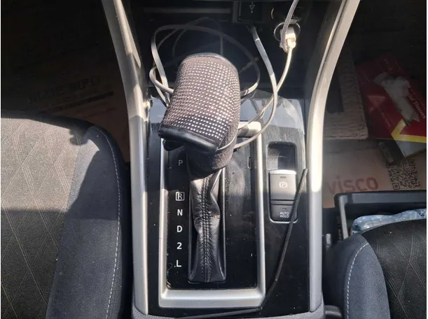Car image 16