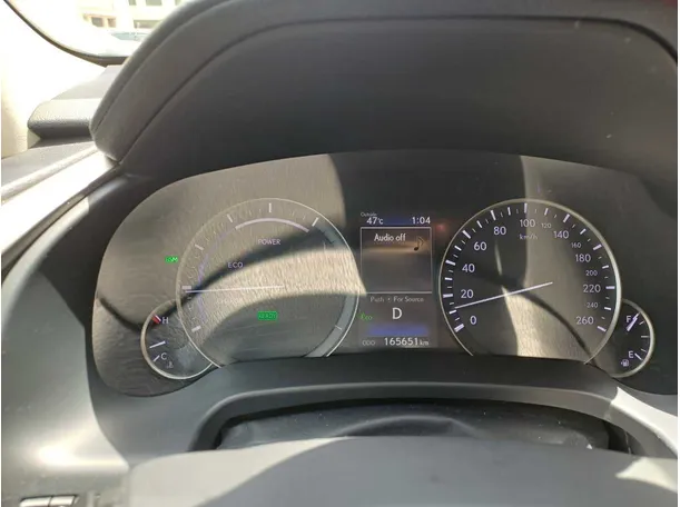 Car image 19