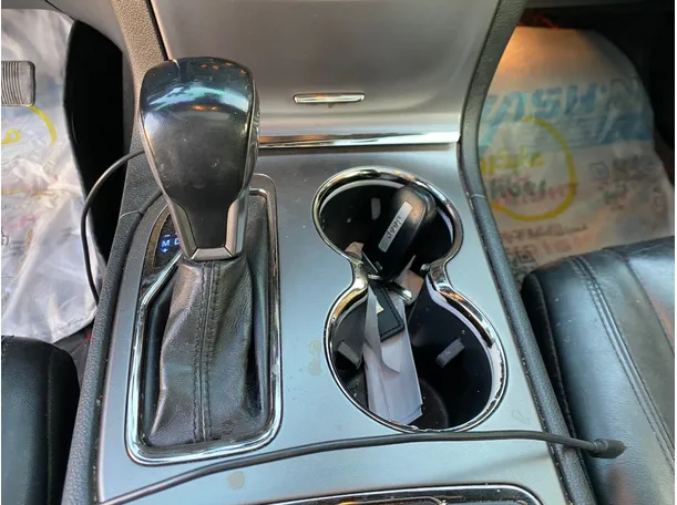 Car image 17