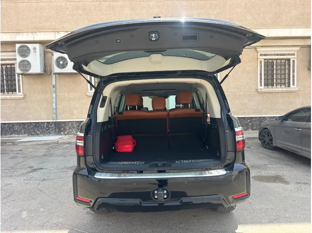 Car image 20