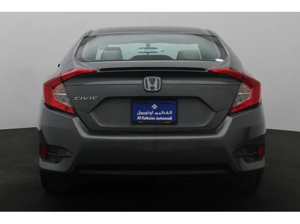 Car image 12
