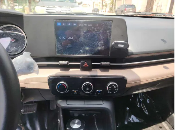 Car image 24