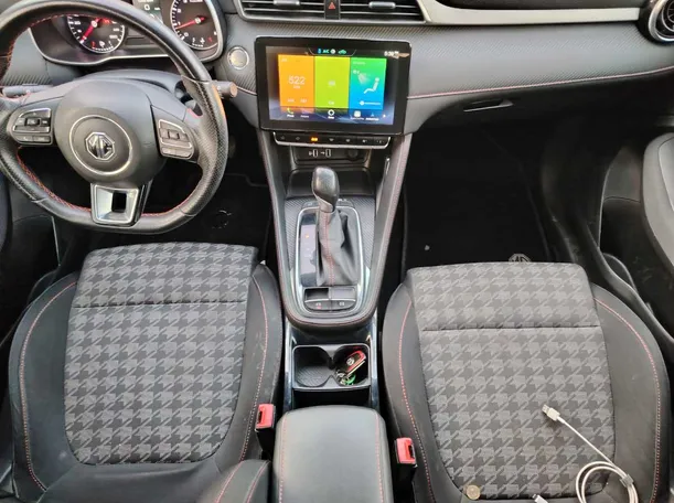 Car image 20