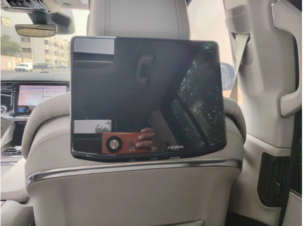 Car image 31