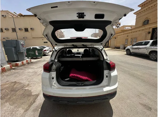Car image 21