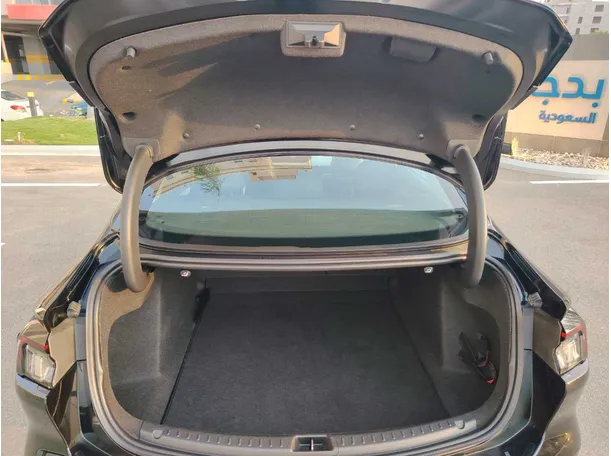 Car image 24