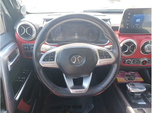 Car image 16