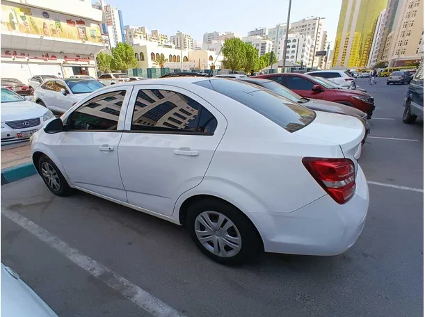 Car image 4