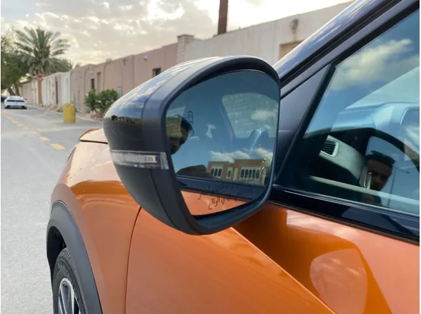 Car image 24