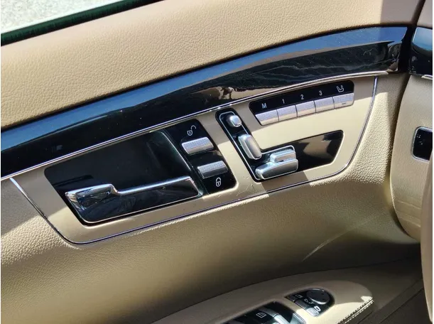 Car image 32