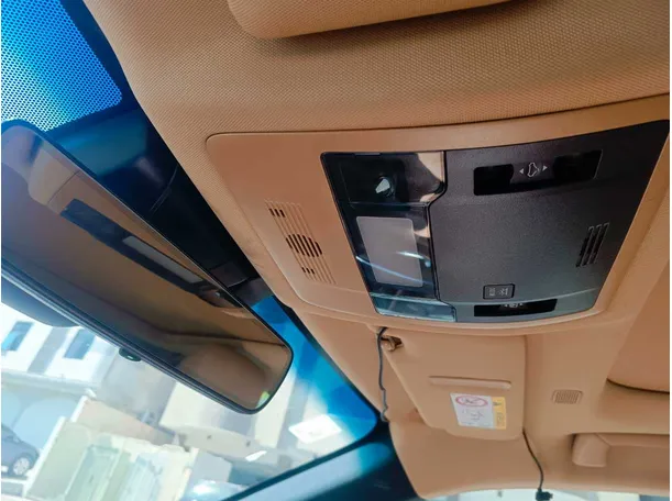 Car image 35