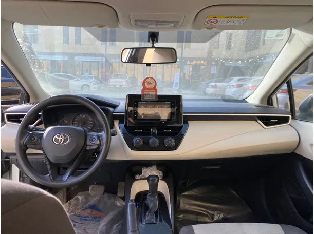 Car image 14