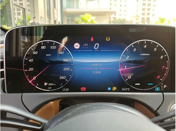 Car image 19
