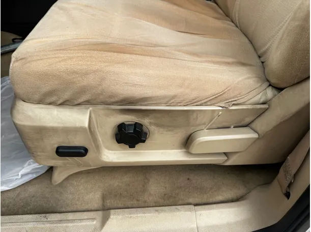 Car image 26
