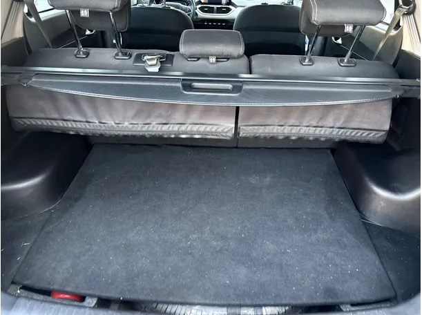 Car image 25