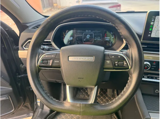Car image 17