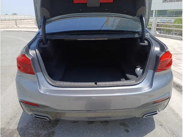 Car image 19