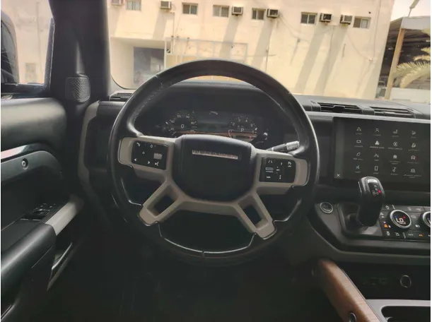 Car image 22