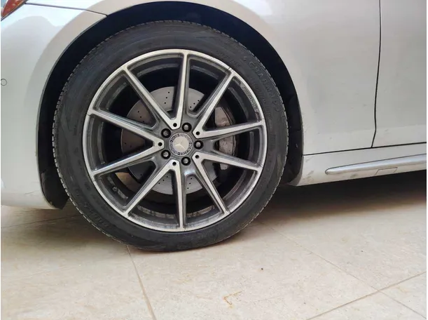 Car image 10