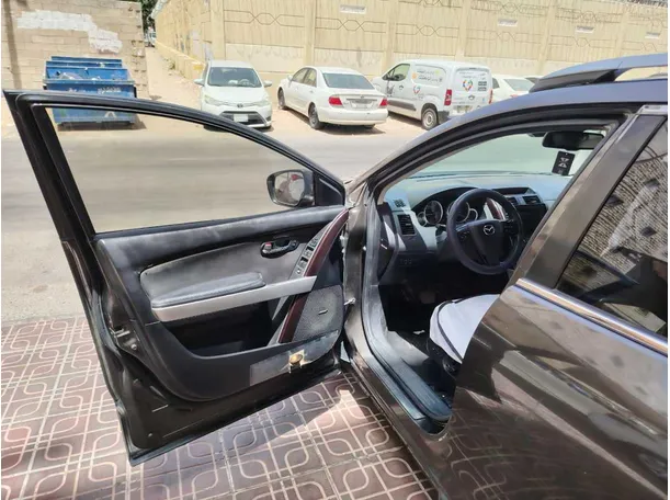 Car image 13