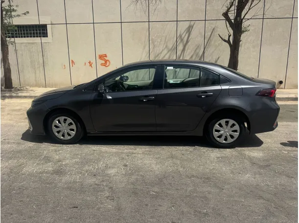 Car image 8
